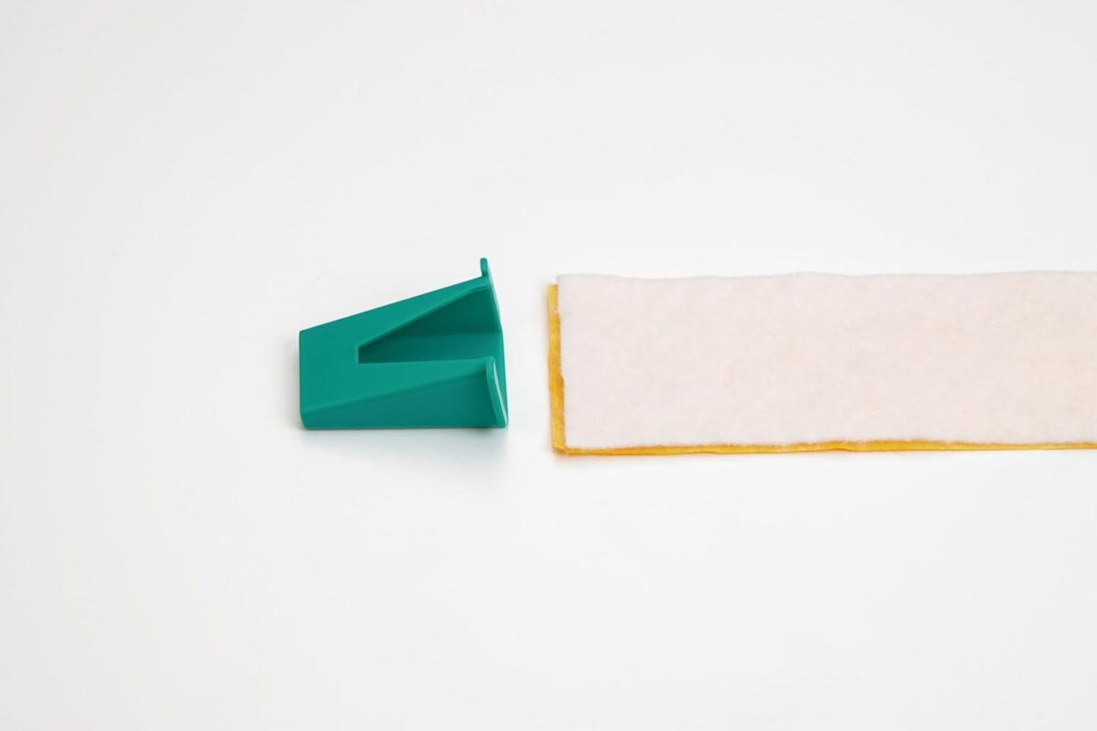 Clover Fabric Tube Maker - Image 2