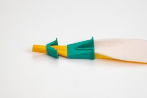 Clover Fabric Tube Maker - Image 3