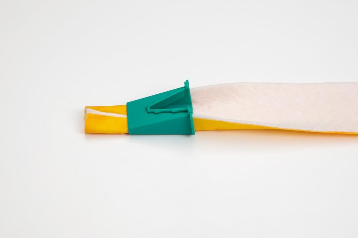 Clover Fabric Tube Maker - Image 4