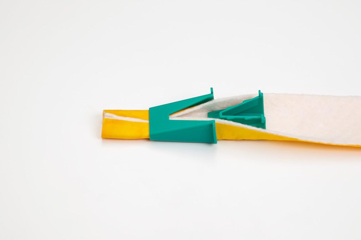 Clover Fabric Tube Maker - Image 5