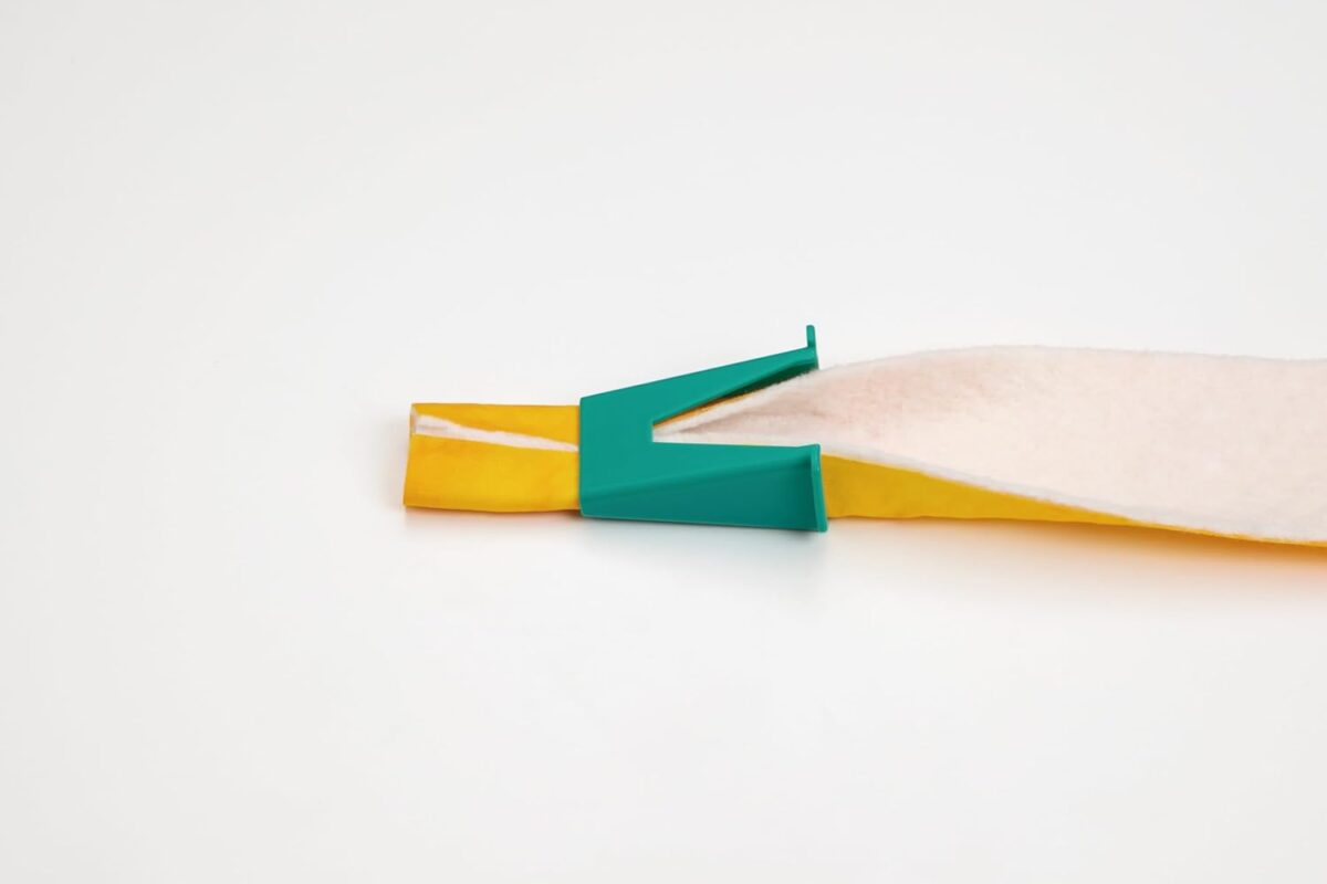 Clover Fabric Tube Maker - Image 6